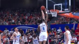 王哲林25+15 洛夫顿41+10+9 上海22分逆转终结北京10连胜