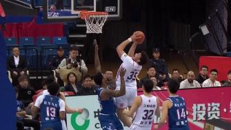 杨瀚森21+9 洛夫顿遭驱逐&13+4+4+5失误 青岛力克上海取5连胜