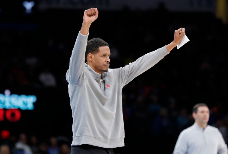 出山辅佐菜鸟太阳想找前主帅任首席助教 如前火箭主帅塞拉斯