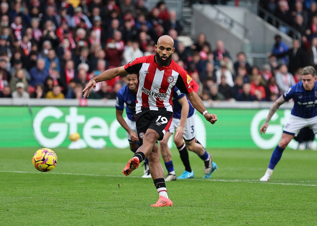 韦斯-布朗：姆贝莫正是曼联所需的球员 库尼亚是红魔今夏完美首签