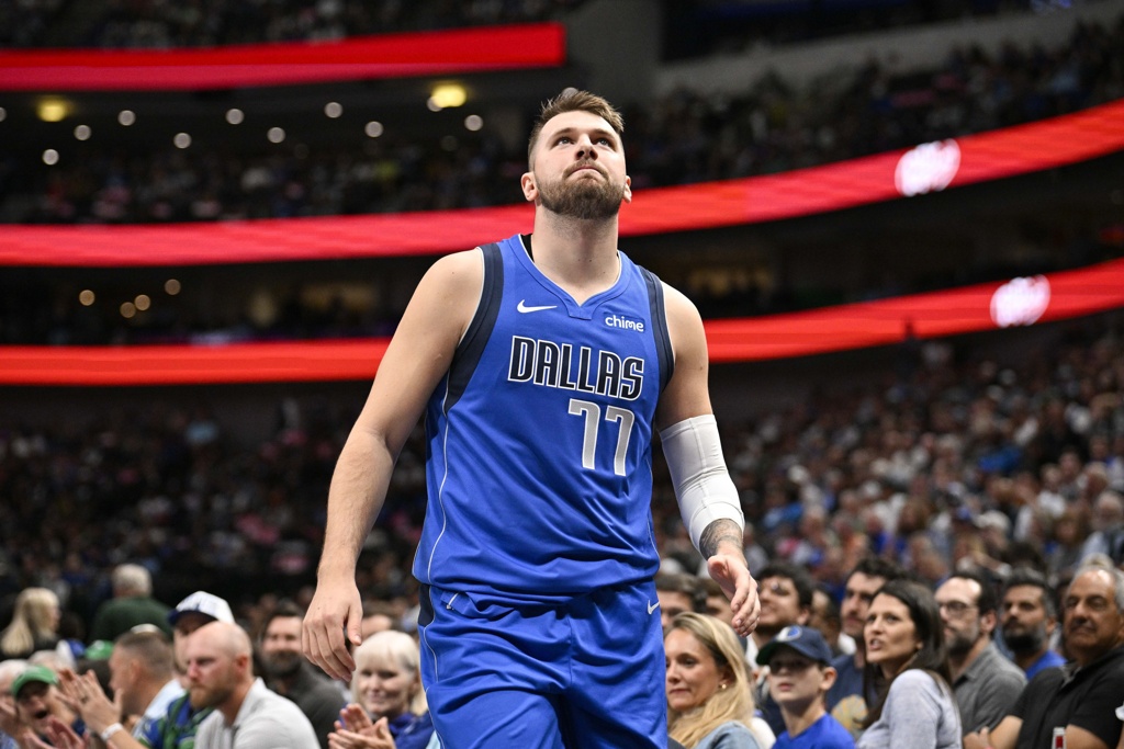 侠记：若球队表现糟糕&东契奇申请交易那说得通 可球队刚进总决赛