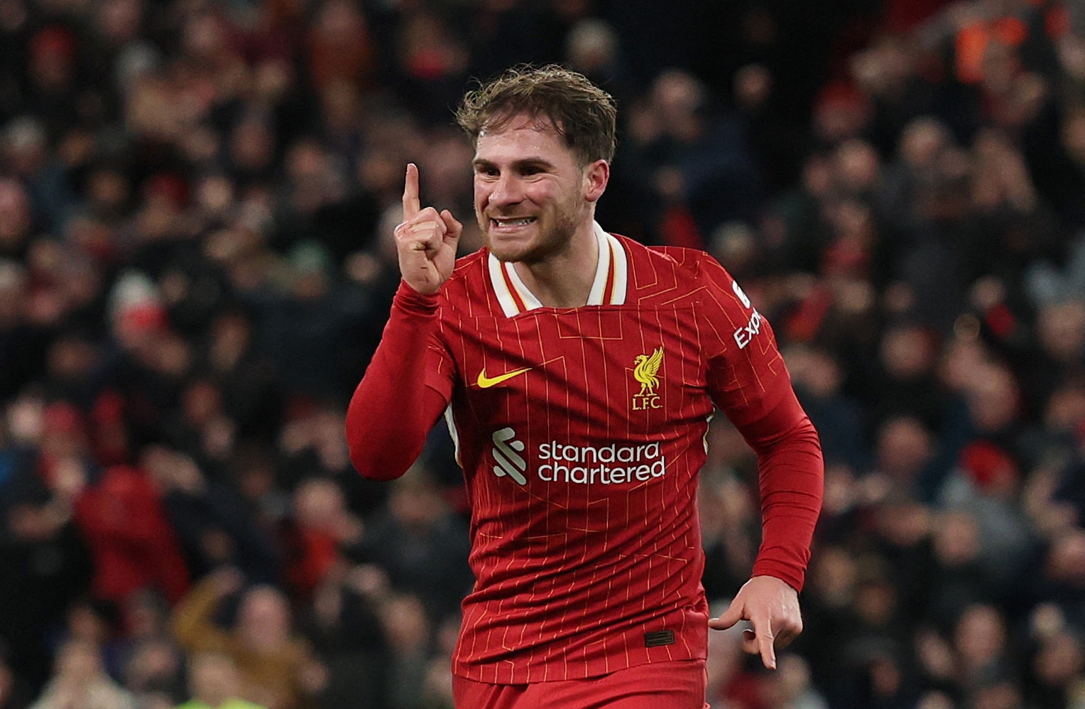 镜报：麦卡利斯特未随利物浦前往纽卡客场