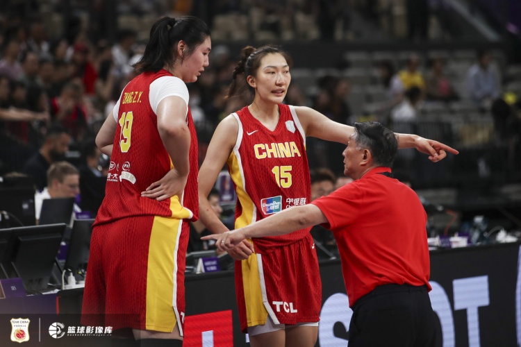 媒体人：中国女篮集训队平均年龄仅23岁 球员都出生于1998年之后